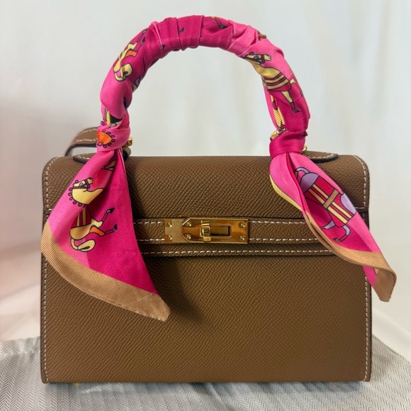 Brown Leather Handbag with Pink Accents - Picture 6 of 17
